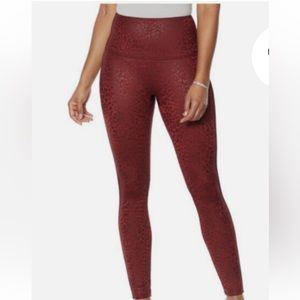 DG2 Diane Gilman Wine/Burgundy Leopard Animal Print Slim Sleek Coated Leggings.